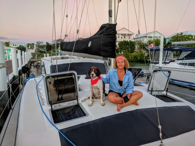 Cindy and Willow enjoying Mavis’s foredeck
